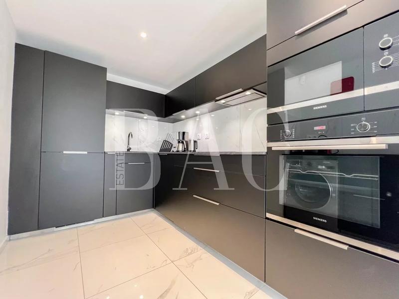 Villa - 270 m² - 8 pièces