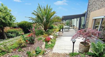 Maison - 180 m² - 7 pièces