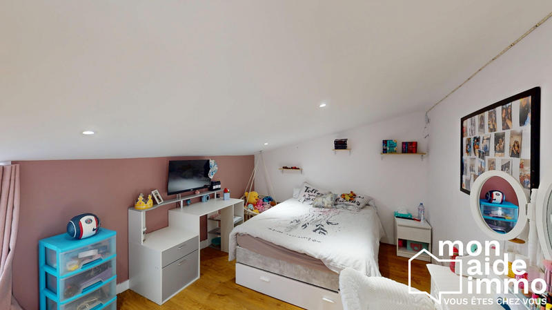 Maison - 234 m² - 7 pièces