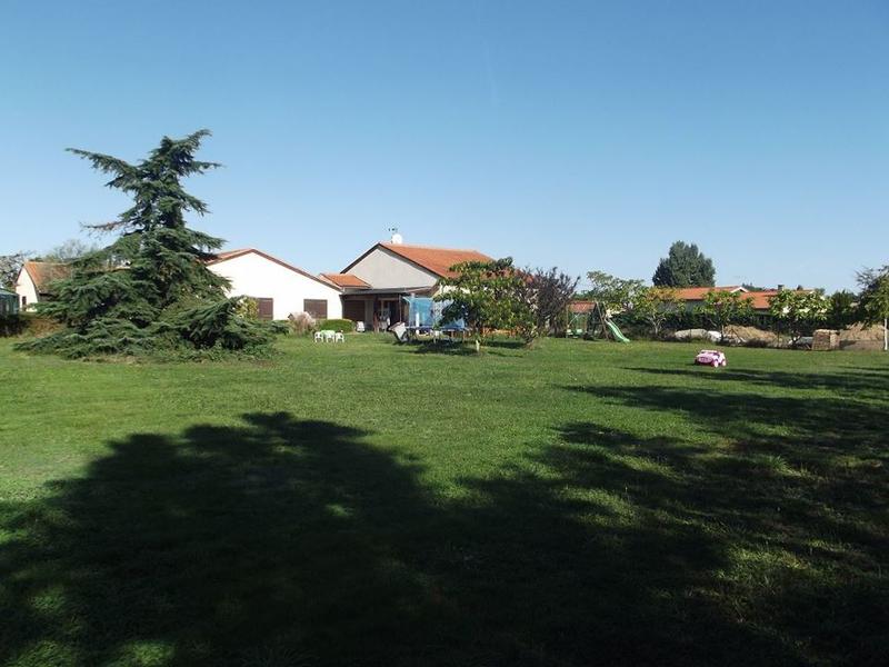 Maison traditionnelle - 250 m² - 10 pièces