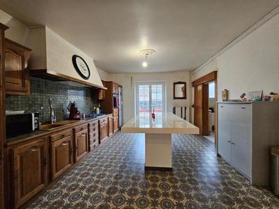 Maison - 185 m² - 6 pièces