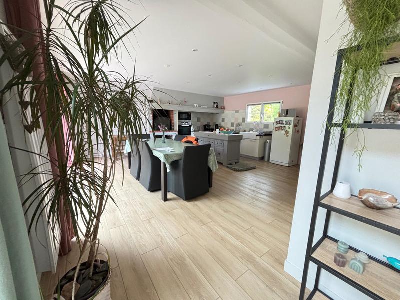 Maison - 255 m² - 10 pièces
