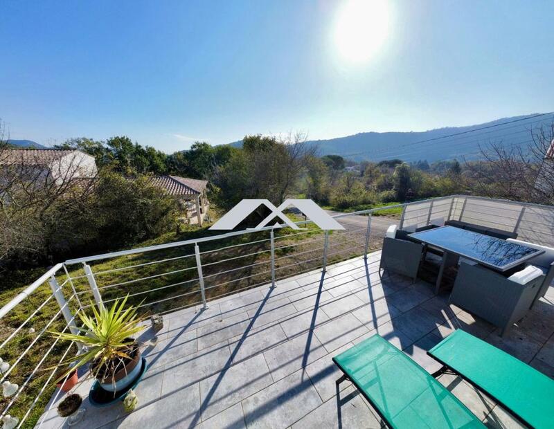 Maison - 102 m² - 4 pièces