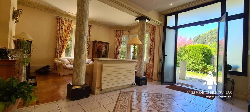 Maison - 299 m² - 14 pièces