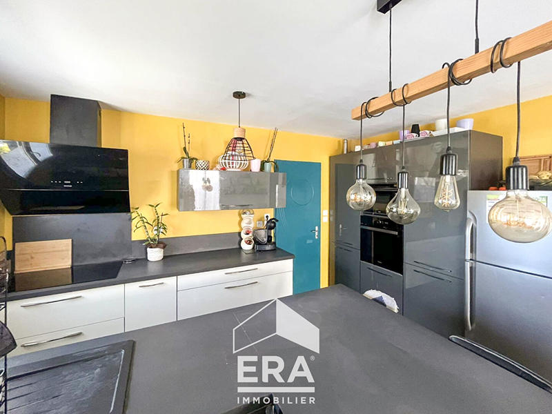 Maison - 97 m² - 5 pièces