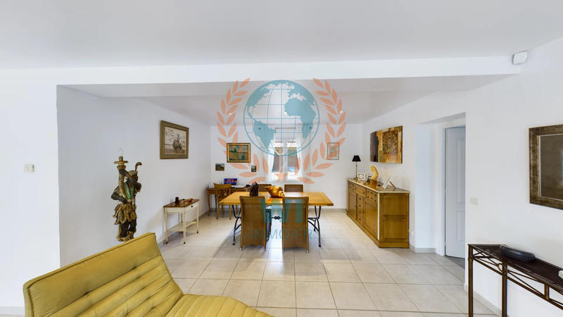 Maison - 206 m² - 6 pièces