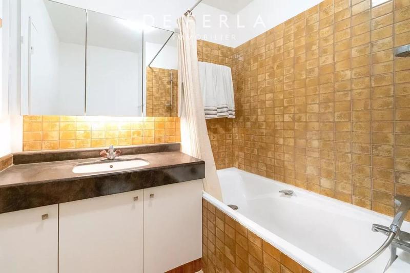 Studio - 40 m² - 1 pièce