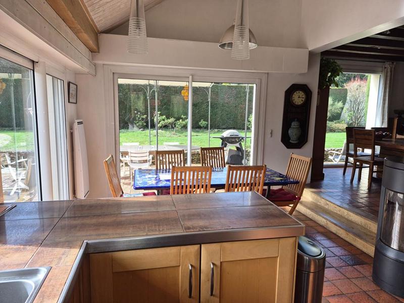 Maison - 210 m² - 8 pièces