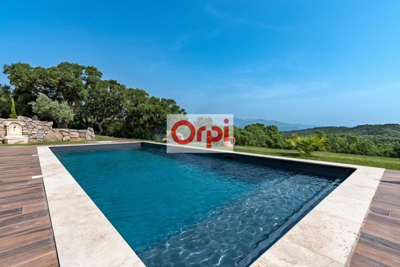 Villa - 263 m² - 7 pièces