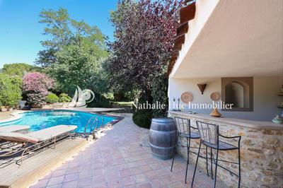 Mas - 250 m² - 5 pièces