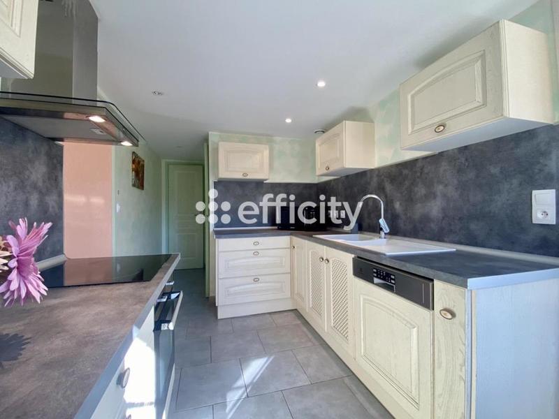 Maison - 272 m² - 12 pièces