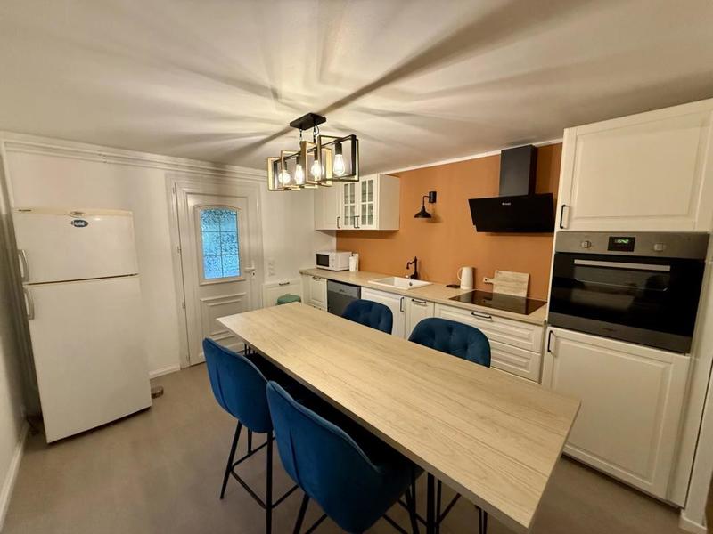 Maison - 265 m² - 12 pièces