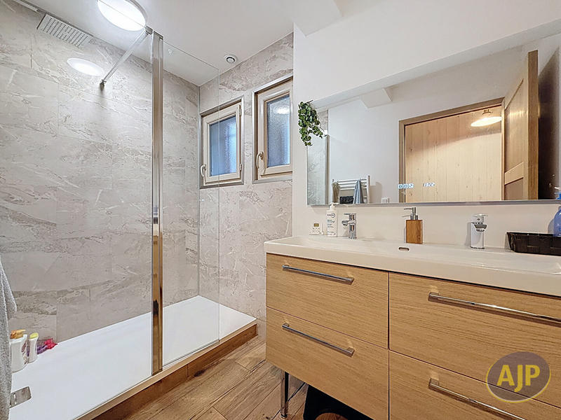 Maison - 114 m² - 4 pièces