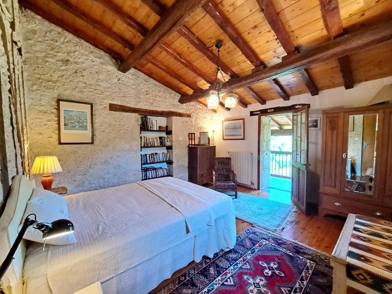 Maison - 283 m² - 10 pièces