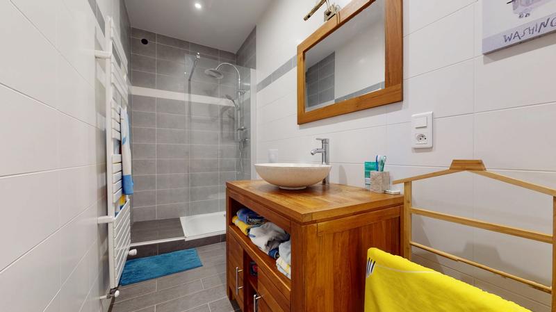 Maison traditionnelle - 350 m² - 12 pièces