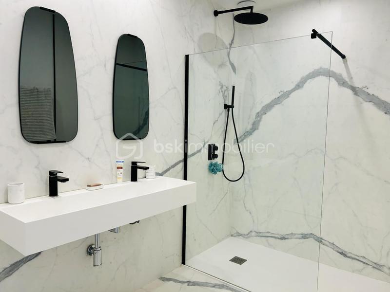 Propriété - 170 m² - 7 pièces