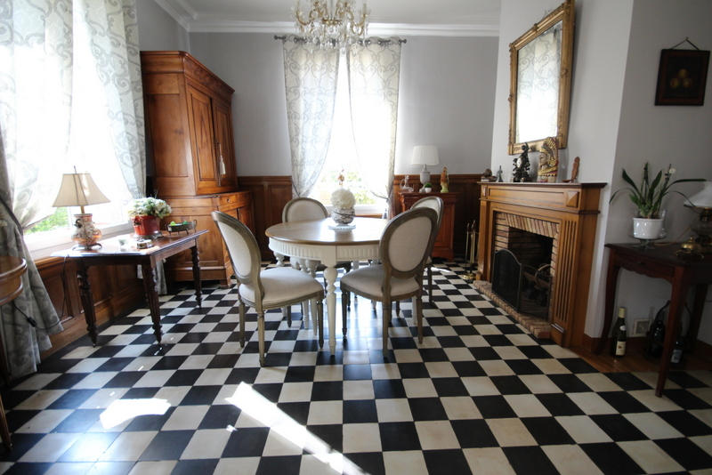 Maison de maîtres - 273 m² - 11 pièces