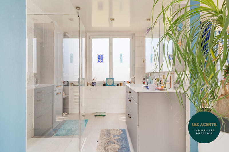 Appartement - 197 m² - 5 pièces