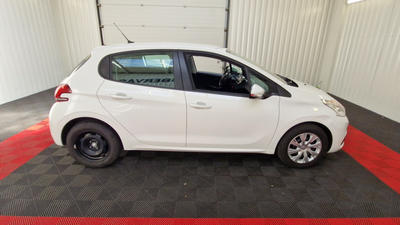 Peugeot 208 affaire Puretech 82 s&amp;amp;S Premium Pack