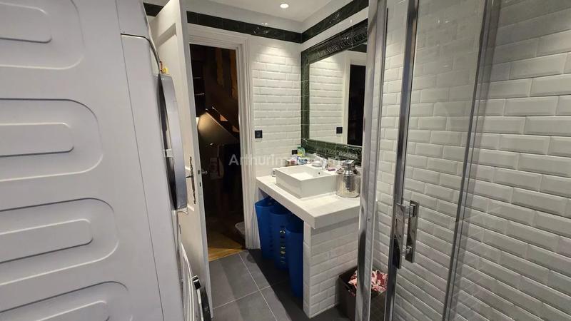 Maison - 243 m² - 11 pièces