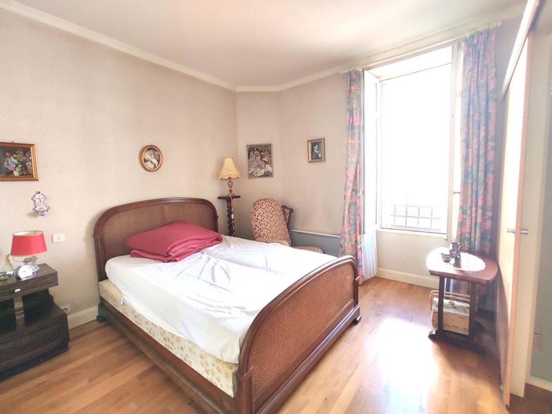 Maison - 200 m² - 7 pièces