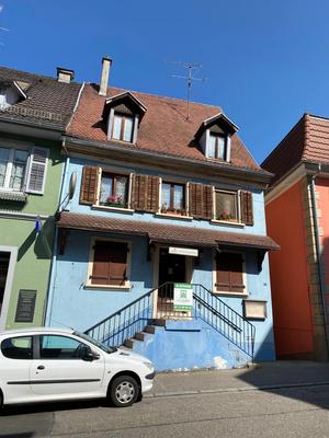 Magasins - 180 m² - 8 pièces