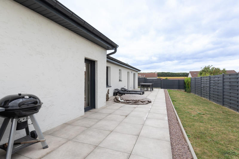 Maison - 100 m² - 5 pièces