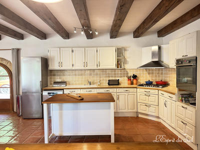 Maison traditionnelle - 1 m² - 6 pièces