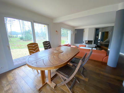 Maison - 260 m² - 8 pièces