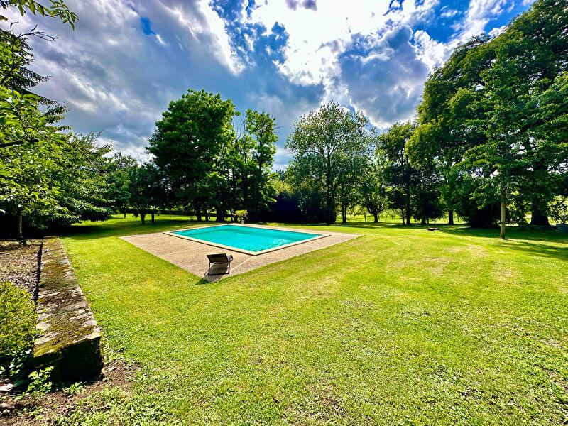 Maison bourgeoise - 415 m² - 11 pièces