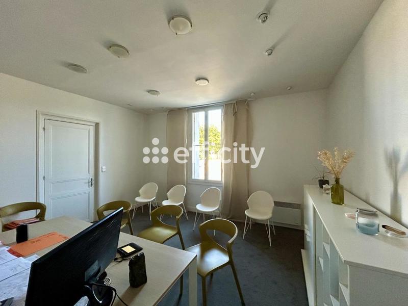 Bureau - 125 m² - 8 pièces