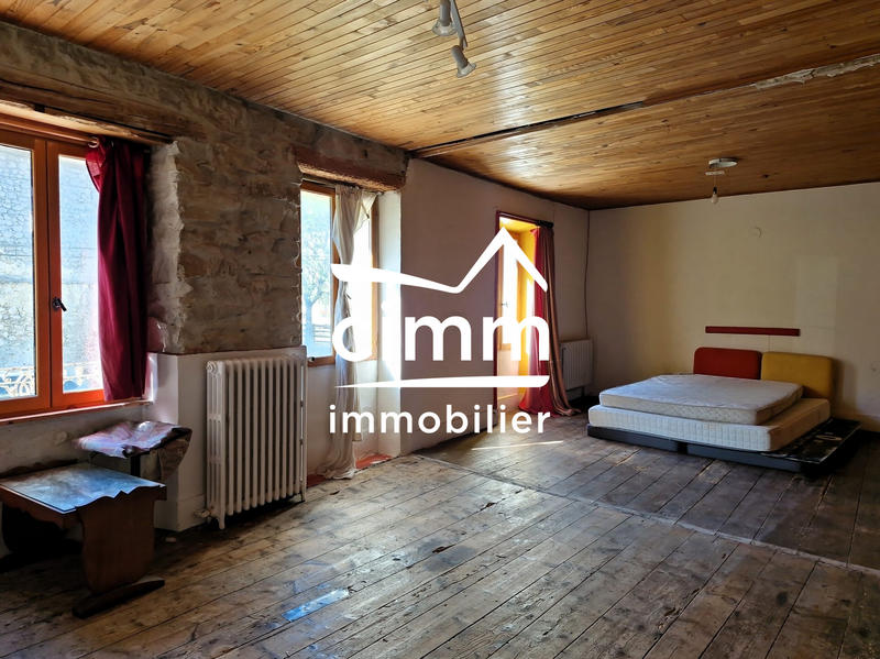 Maison - 217 m² - 7 pièces