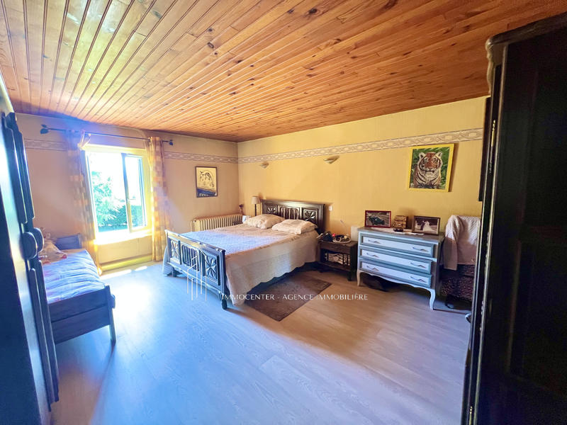 Maison - 198 m² - 7 pièces