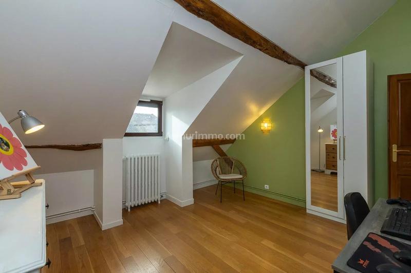 Maison - 237 m² - 9 pièces