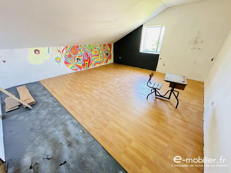 Maison - 261 m² - 9 pièces