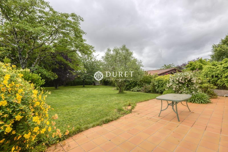 Maison - 258 m² - 14 pièces