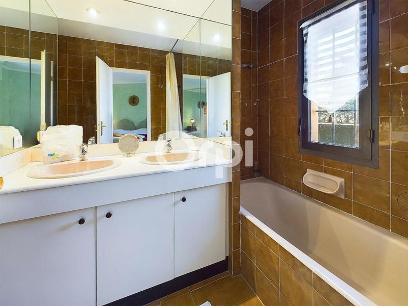 Appartement - 130 m² - 3 pièces