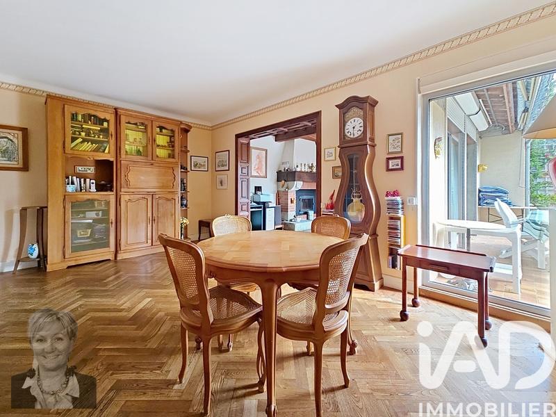 Maison - 228 m² - 8 pièces