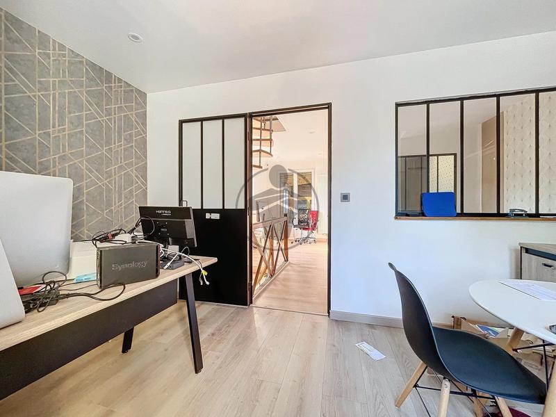 Immeuble - 110 m² - 5 pièces