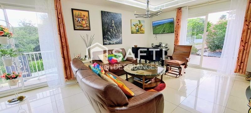 Maison - 200 m² - 7 pièces