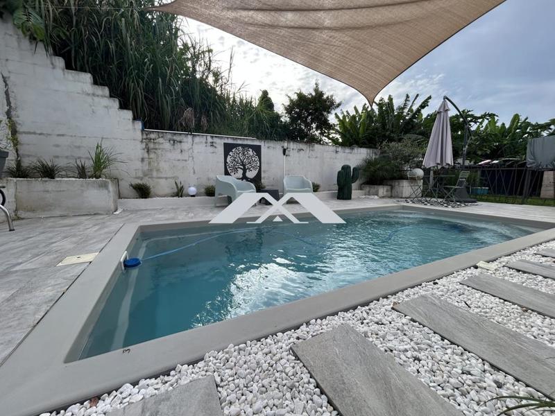 Maison - 140 m² - 5 pièces