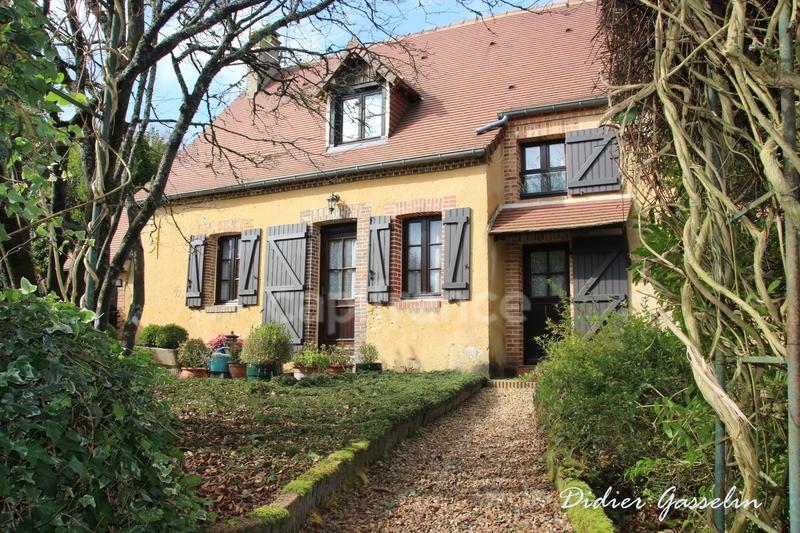 Maison - 351 m² - 10 pièces