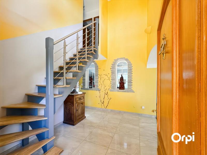 Maison - 211 m² - 6 pièces