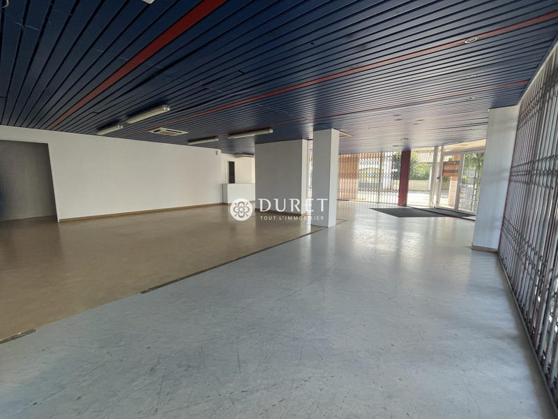 Local commercial - 140 m²