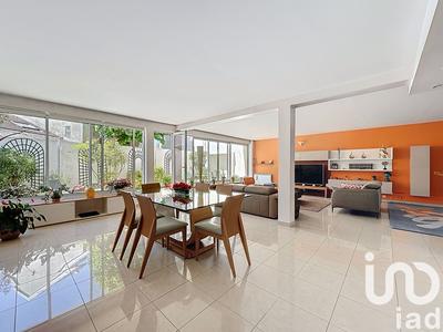 Appartement - 210 m² - 7 pièces