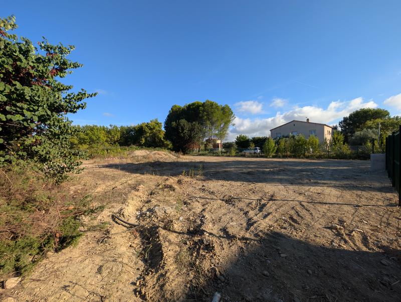 Terrain constructible - 619 m²