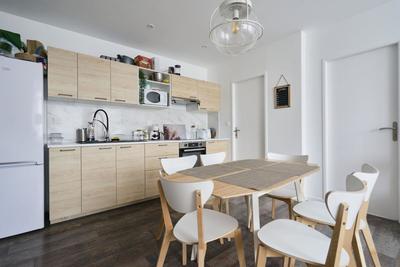 Appartement - 98 m² - 6 pièces