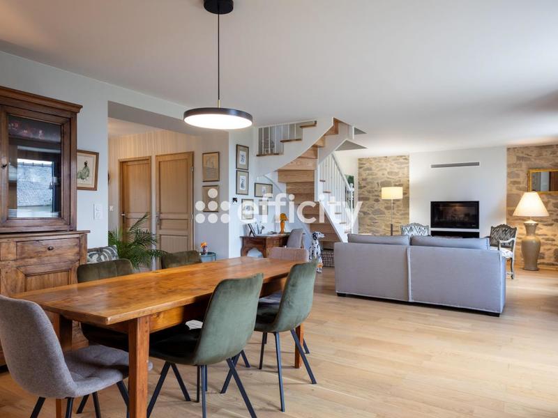 Maison - 151 m² - 7 pièces