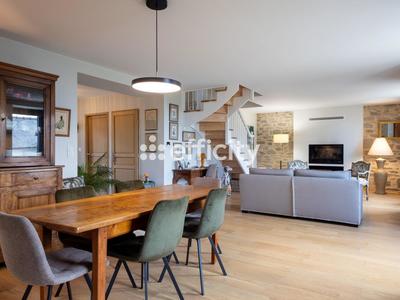 Maison - 151 m² - 7 pièces