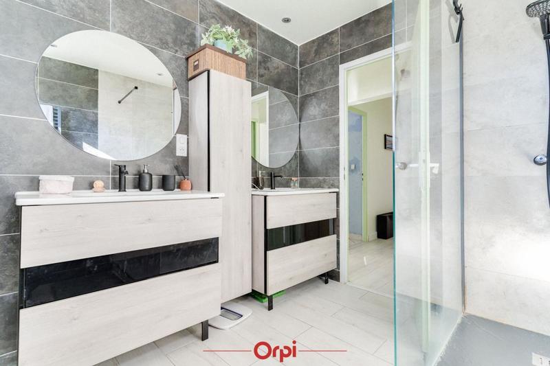 Appartement - 103 m² - 6 pièces